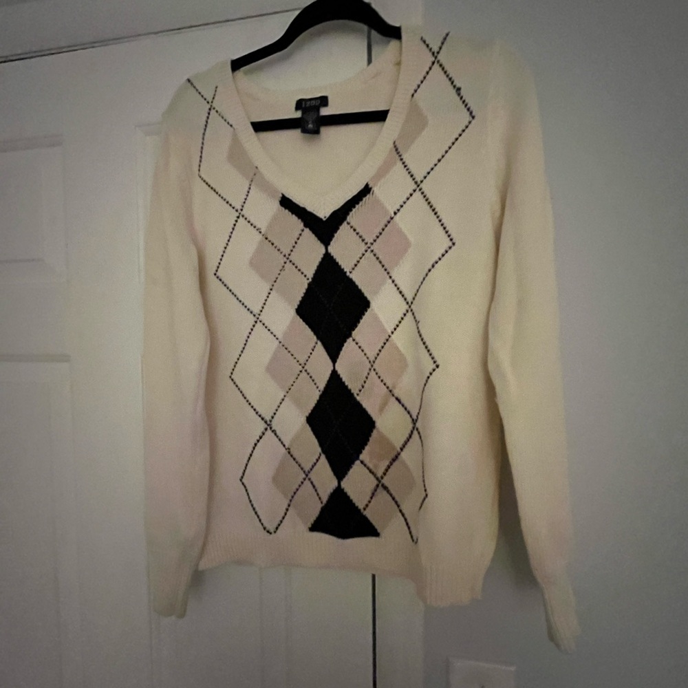 Izod Cream and Black Argyle V-Neck Sweater